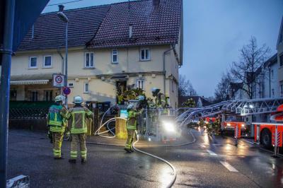 Esslingen-Oberesslingen: Dachstuhlbrand in Wohnhaus